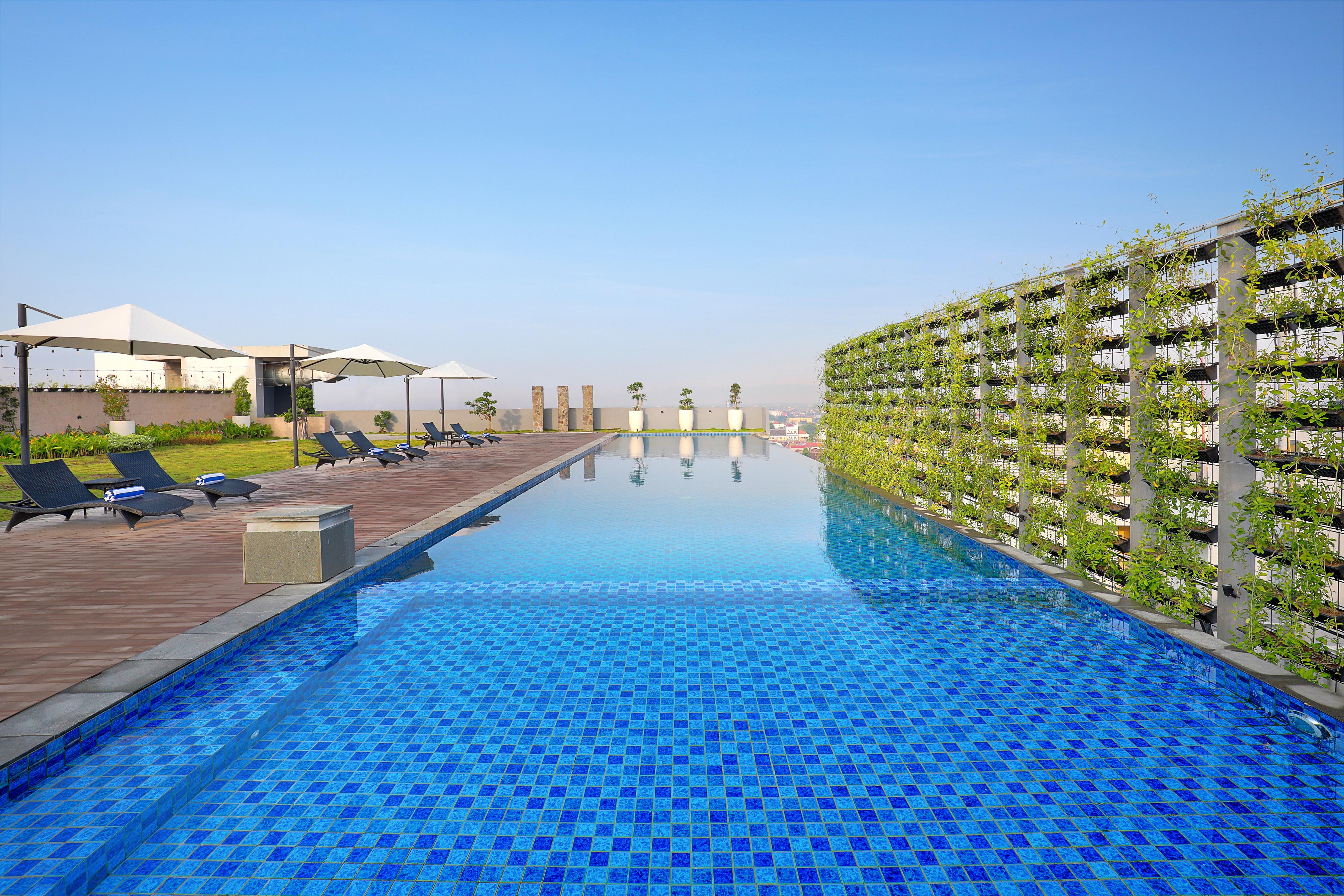 Novotel Suites Yogyakarta Malioboro Exterior photo