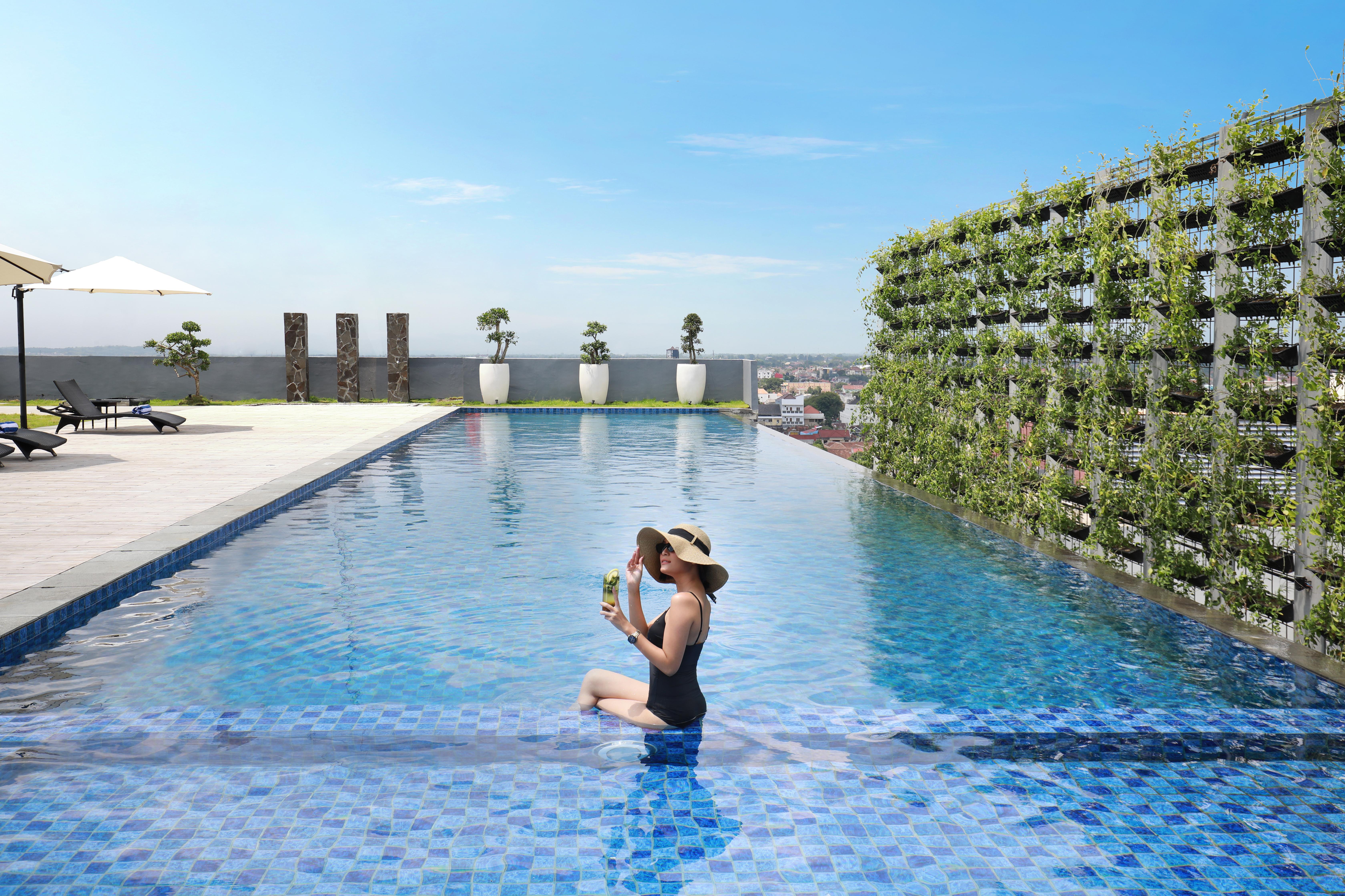 Novotel Suites Yogyakarta Malioboro Exterior photo