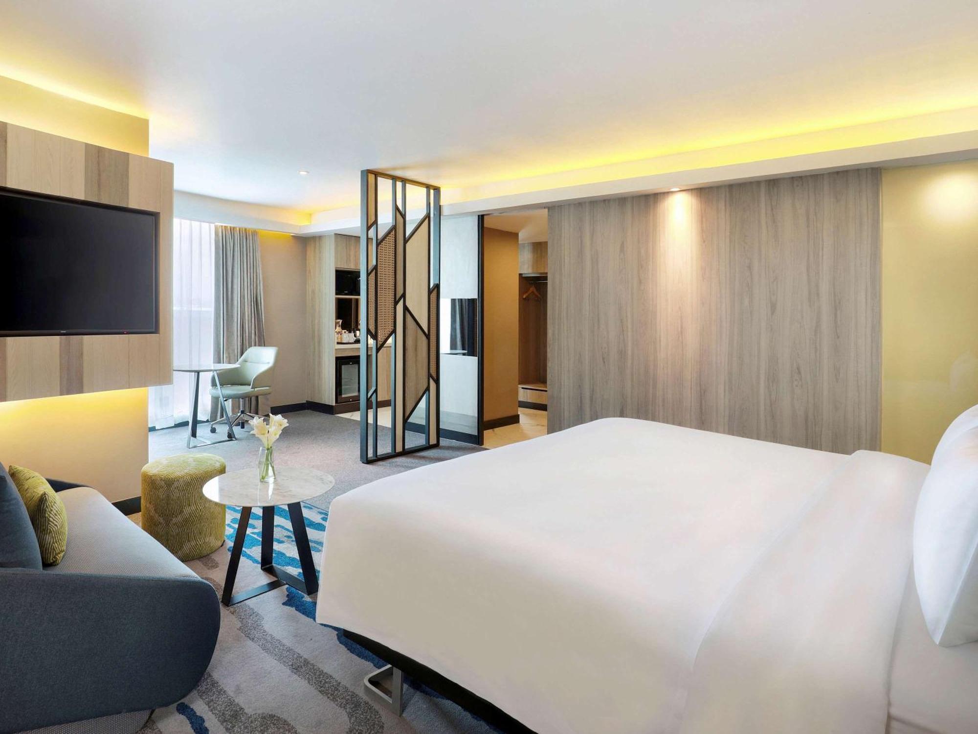 Novotel Suites Yogyakarta Malioboro Exterior photo