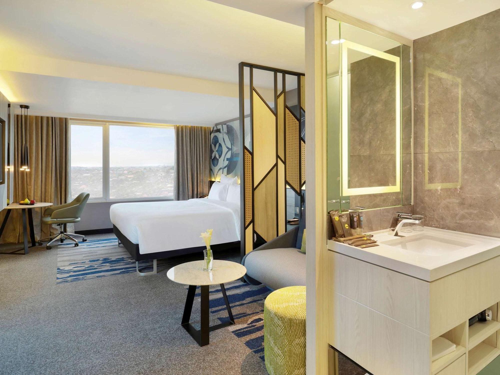 Novotel Suites Yogyakarta Malioboro Exterior photo