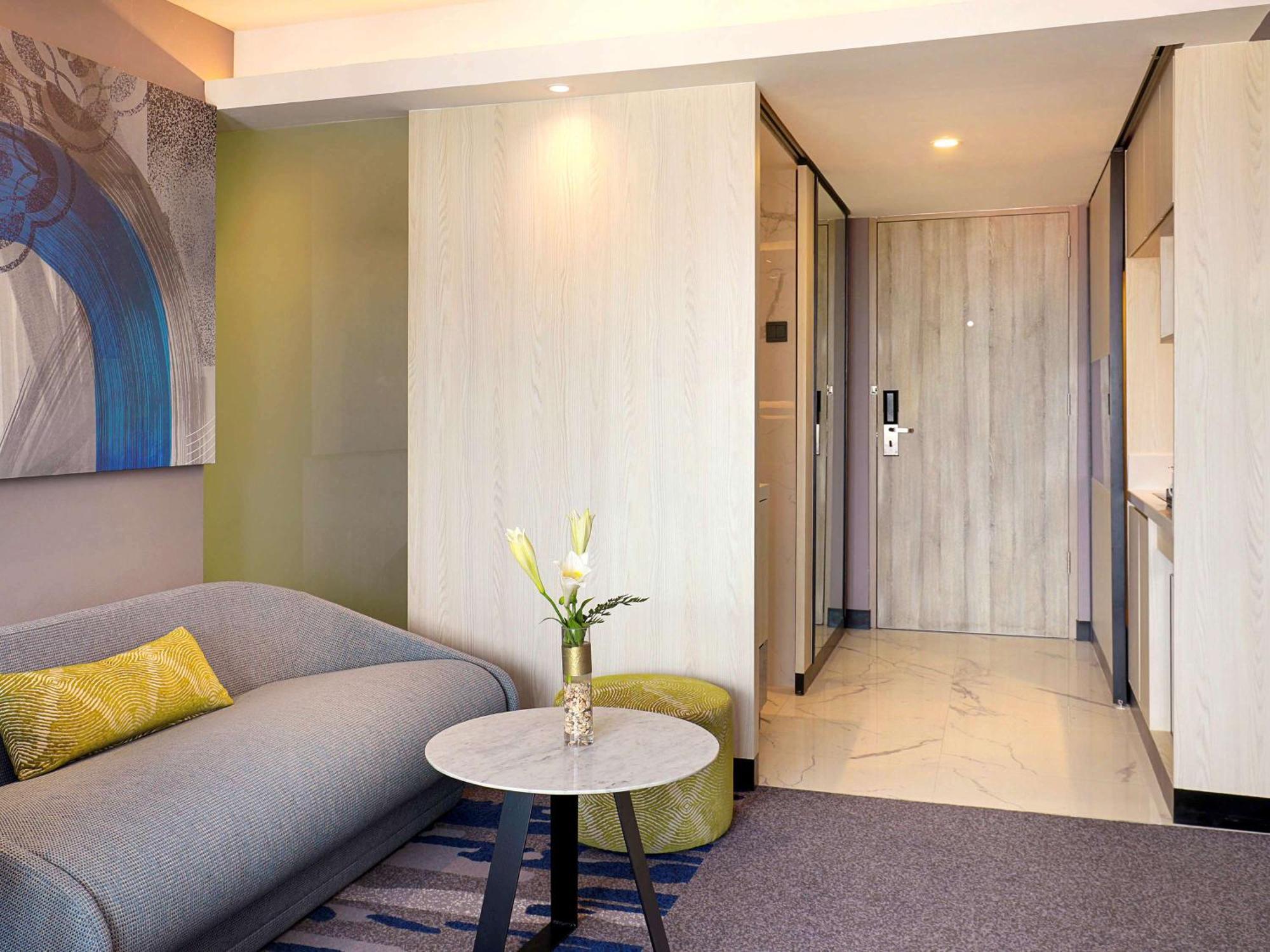 Novotel Suites Yogyakarta Malioboro Exterior photo