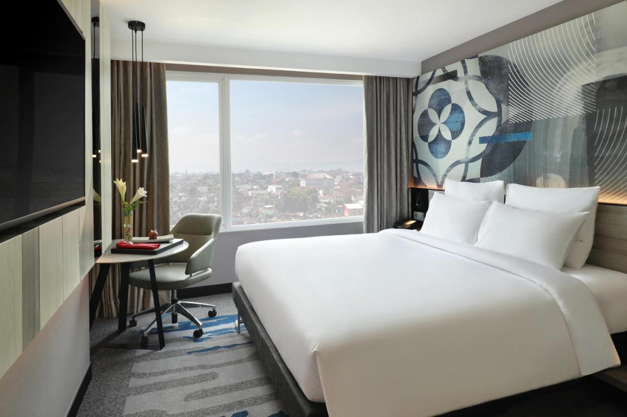 Novotel Suites Yogyakarta Malioboro Exterior photo